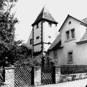 Stadtbefestigung; Erbach, Am Schloßgraben, Städtel 32, Städtel 13, Marktplatz 9, Marktplatz 7, Marktplatz 5, Marktplatz 11, Marktplatz, Brückenstraße 8, Brückenstraße