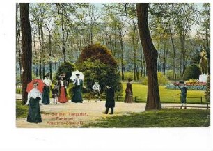 Partie im Berliner Tiergarten mit Amazone-Standbild