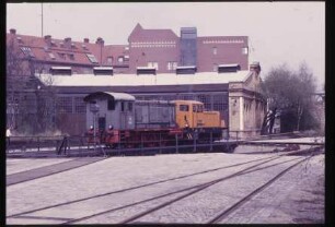 Lokomotive "RCT 36629" vor dem Lokschuppen