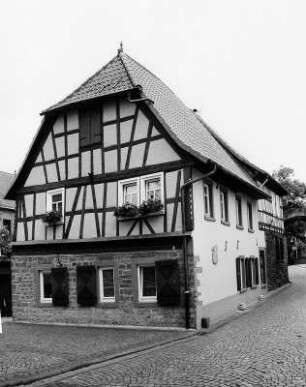 Wohnhaus; Gelnhausen, Burgstraße 4