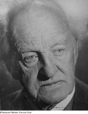 Porträt von Gerhart Hauptmann mit Autogramm