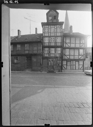 Quedlinburg, Marktkirchhof. Wohnhäuser. Straßenfront
