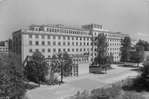 Dresden-Johannstadt, Fetscherstraße 74. Universitätsklinikum Carl Gustav Carus. Chirurgische Klinik. Südseite