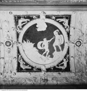 Reliefs mit mythologischen Szenen