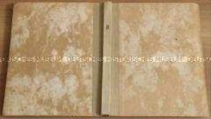 Fotoalbum mit privaten kleinformatigen Aufnahmen von Krieg in Polen, u.a. von Kriegszerstörungen in Warschau, sowie Familienfotos