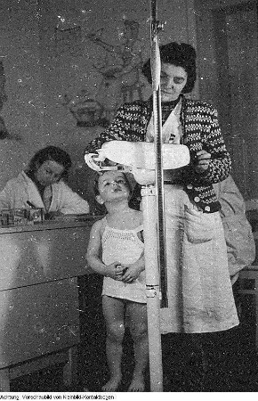 Dresden, Neustadt. Mütterberatung - Tannenstraße, Februar 1950