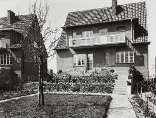 Güstrow, Wallensteinstraße 8 und 9. Einfamilienhäuser (1927)