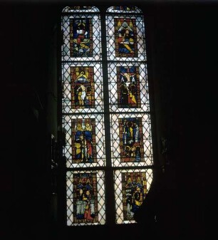 Glasfenster mit verschiedenen Szenen aus dem Leben Christi