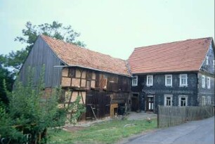 ehem. Dreiseithof; Wohnhaus verschiefert