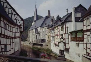 Katholische Pfarrkirche zum Heiligen Kreuz