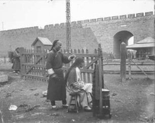 Kaisertor : Friseure am Kaisertor zu Peking