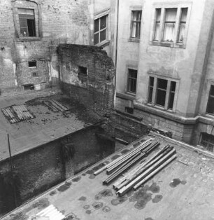 Dresden-Altstadt. Ständehaus. Großer Innenhof mit Einbauten. Blick vom Ostflügel zur Ecke Südflügel / Westflügel
