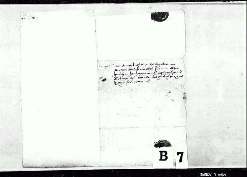Briefwechsel der Gräfin. Darunter: Graf Ludwig 1449; Erzherzogin Mechthild 1468-79; Gräfin Barbara 1478; mit Baden 1461, 1472; Burgund 1454, 1462; Frankreich 1461; Herzog von Mailand 1473; Pfalz-Bayern 1455-78; Fürstin Jolante von Piemont 1475, 1460; Haus Savoyen 1453-74; Kloster Binsdorf 1470, 1471; Peter von Hagenbach, undat.; Schultheiß von Luzern Heinrich von Humwil 1469-72; Francois Malet 1456-65; Amtmann zu Möckmühl 1456-62; Schultheiß zu Backnang 1468-78; Dr. Heinrich Steinhöwel 1474; Graf Johann von Werdenberg 1467; Propst Ulrich Wirtemberger zu Stuttgart 1473; Komthur zu Ysenheim 1456, 1458.