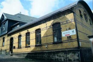 Gebäude wie voriges Bild, Glasmuseum