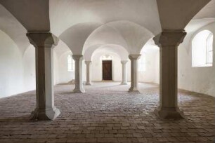 Ehemaliges Kanonissenstift Sankt Petrus — Ehemalige Stiftskirche & Evangelisch-reformierte Pfarrkirche — Krypta
