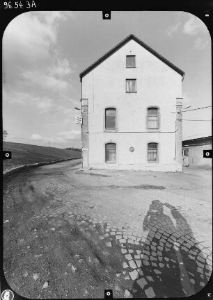 Veilsdorf-Kloster Veilsdorf. Porzellanfabrik (Gründung 1760). Giebelfront