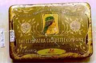 Blechdose für 25 Stück? Zigaretten "THE CLEOPATRA CIGARETTE COMPANY" (Abbildung: Cleopatra im Profil)
