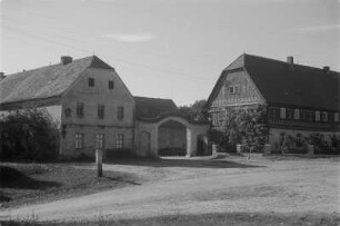 Fachwerkhaus eines Gehöftes in Storcha. : Tykowane domske burskeho statoka w Baćonju.