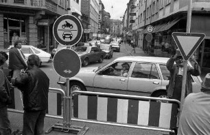 Sperrung der Erbprinzenstraße zwischen Herrenstraße und Ritterstraße für den Autoverkehr zwecks Schaffung einer Ost-West-Achse für Fahrradfahrer