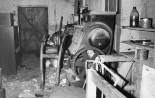 Triebischtal-Semmelsberg. Grundmühle, im ehem. Mühlenraum, Walzenstuhl