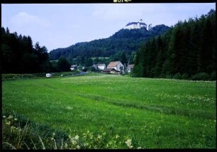 Leinleiter Tal: Schloss Greifenstein über dem Leinleiter Tal
