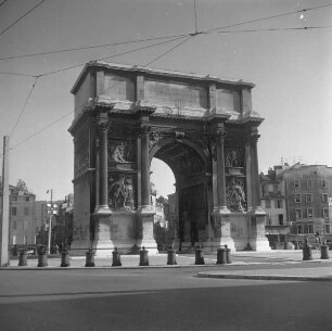 Arc de Triomphe (La Porte d'Aix)