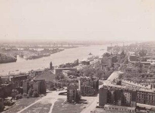 Hamburg, Blick vom Turm des Michel auf Elbe und Elbtunnel