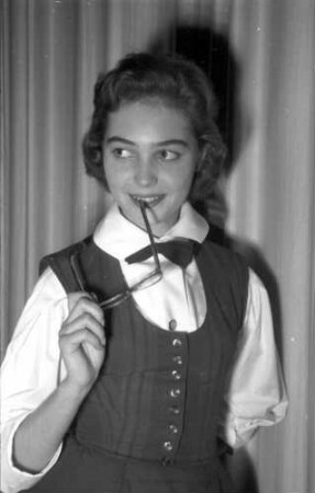 Freiburg: Domhotel Geist, Ingeborg Schöner, Brille am Mund