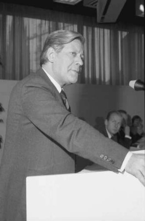Freiburg: Kongresshalle [am Karlsplatz], Ansprache, Bundeskanzler Helmut Schmidt