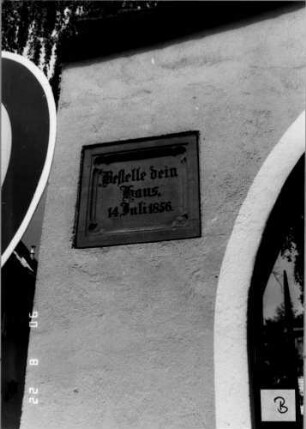 Eingangstor zum Friedhof: Tafel B