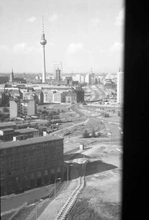 Berlin: Blick vom Axel Springer-Haus auf Ost-Berlin