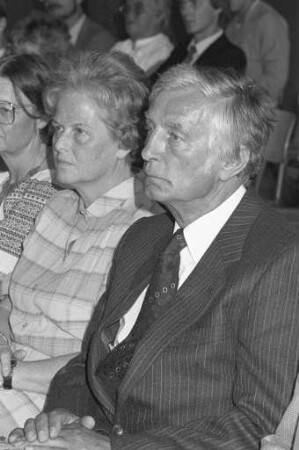 Verabschiedung des Rektors der Riedschule Rüppurr Rudi Herbrich sowie der Oberlehrerin an der Riedschule Rüppurr Gertrud Mroncz