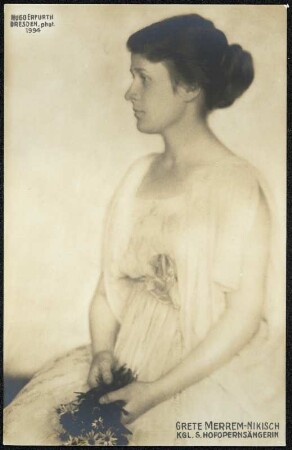 Porträt Grete Merrem-Nikisch : Porträt Grete Merrem-Nikisch (1887-1970; Sängerin, Sopranistin). Fotografie (Weltpostkarte) von Hugo Erfurth. Dresden, 1918