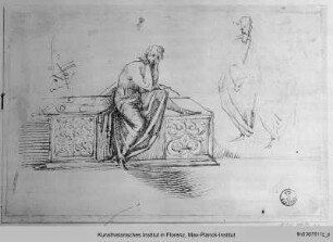 Auf Sarkophag sitzende Figur