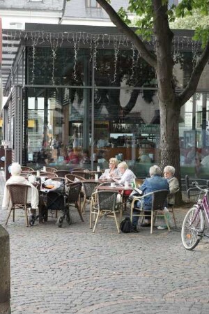 Straßencafé