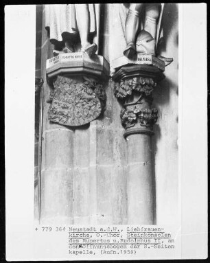 Konsole mit Wappen. Steinkonsolen des Rupertus und Rudolphus II.