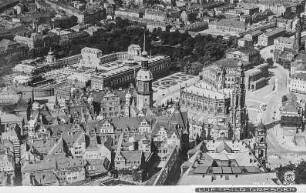 Dresden-Altstadt. Zwinger, Schloss und Theaterplatz. Luftbild-Schrägaufnahme von Osten