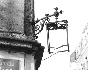 Geschäftsausleger : Geschäftsausleger (desolat). Metallguß. E. 19. Jh. Dresden-Neustadt, Rähnitzgasse 19