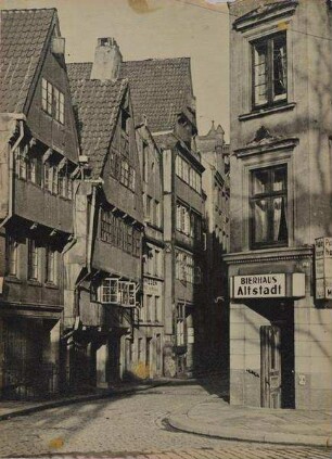 Straßenecke mit Bierhaus in Hamburg-St. Pauli