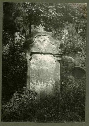 Friedhof. Grabstein um 1726. Fr. 20. 07
