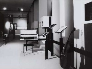 XIII. Triennale Mailand, Deutsche Abt., Cembalo, Geige, Querflöte und Cello