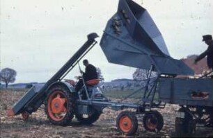 Fotografie: Mais, Maispflückvorsatz, Geräteträger, Rückfahreinrichtung