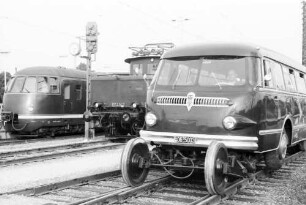 Schondorf: Schienen-Straßen-Bus, E-Lok und Triebwagen