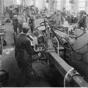 Schönebeck. VEB Traktorenwerk Schönebeck. Produktionsbereich Geräteträger RS 09. Montagehalle
