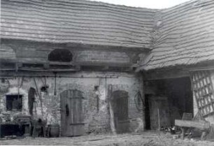 Bauernhof in Scado : Bauwesen - Wirtschaftsgebäude und Gehöfte. Ort: Škodow / Scado. Innenhof des Bauernhofes der Familie Schmole.