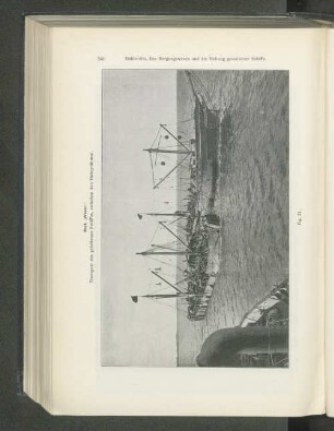 Bark „Weser." Transport des gehobenen Schiffes, zwischen den Hebeprähmen.