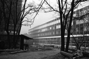 Bau des neuen Verwaltungsgebäudes des Badenwerks am ehemaligen Klose´schen Garten beim Ettlinger Tor.