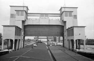 Kembs: Einfahrt in die Schleuse Kleinkembs