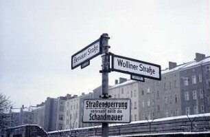 Berlin; Wedding: Straßenschild: Bernauer Straße - Wolliner Straße