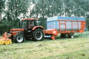 Fotografie: Futtererntetechnik, Ladewagen, Frontmähwerk, Trommelmähwerk